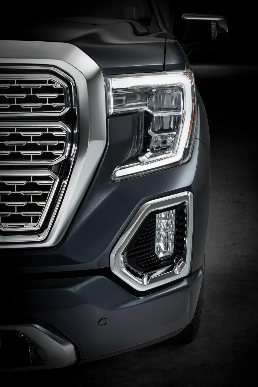 Детали экстерьера GMC Sierra Denali Crew Cab 2018 года  (фото 4 из 45)